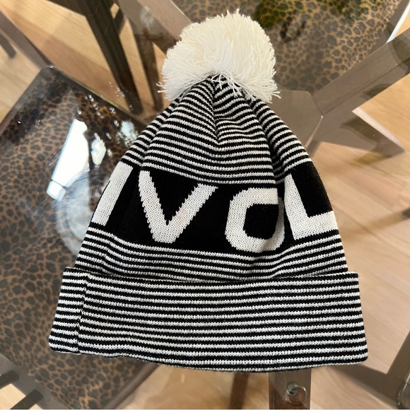 Volcom beanie snow hat with pom pom - Picture 2 of 4